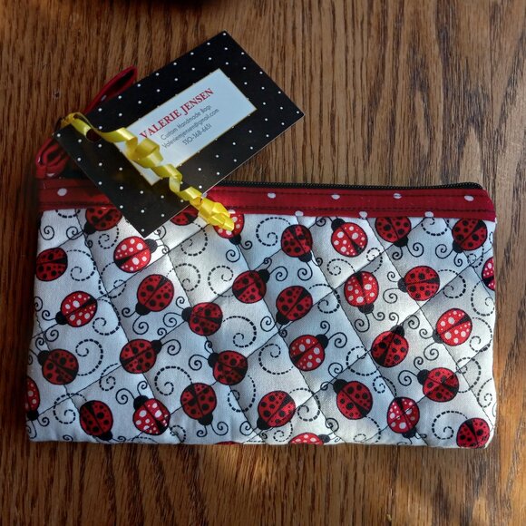 NWT Quilted Ladybug Zippered Pouch Wallet Coin Purse Glasses Case - Picture 2 of 13